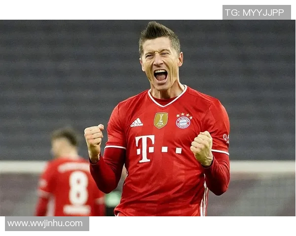 莱万欧冠表现惊艳10场12球领跑射手榜金靴稳稳在握