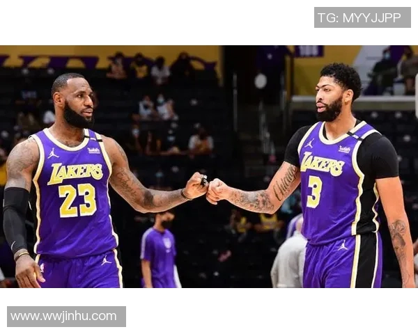 湖人快船1999年对决回顾：经典比赛中的传奇瞬间与球星表现分析